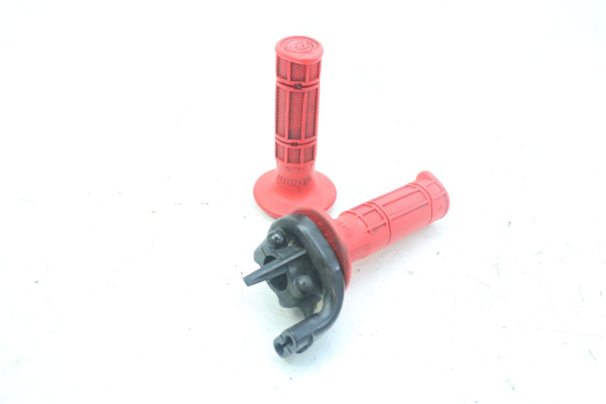 photo de THROTTLE GRIP HONDA CRF 250 (2010 - 2013)