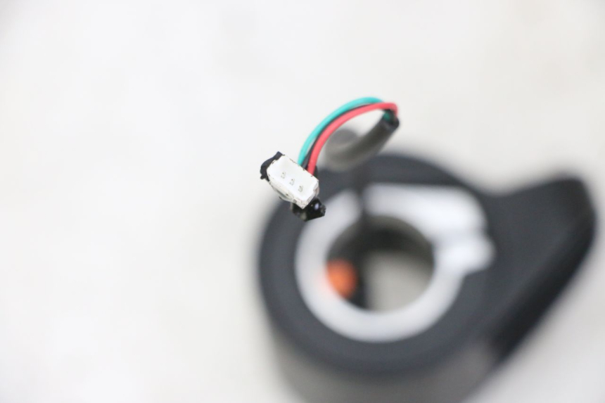 photo de THROTTLE GRIP SEGWAY NINEBOT E2 1