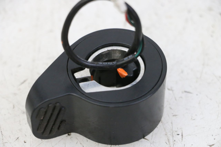 photo de THROTTLE GRIP SEGWAY NINEBOT F40E 1