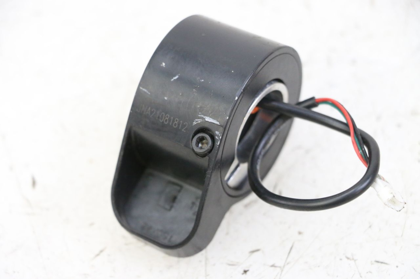 photo de THROTTLE GRIP SEGWAY NINEBOT F40E 1