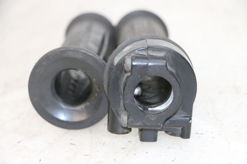 photo de THROTTLE GRIP MBK FLIPPER 115 (2013 - 2017) - Technical close-up