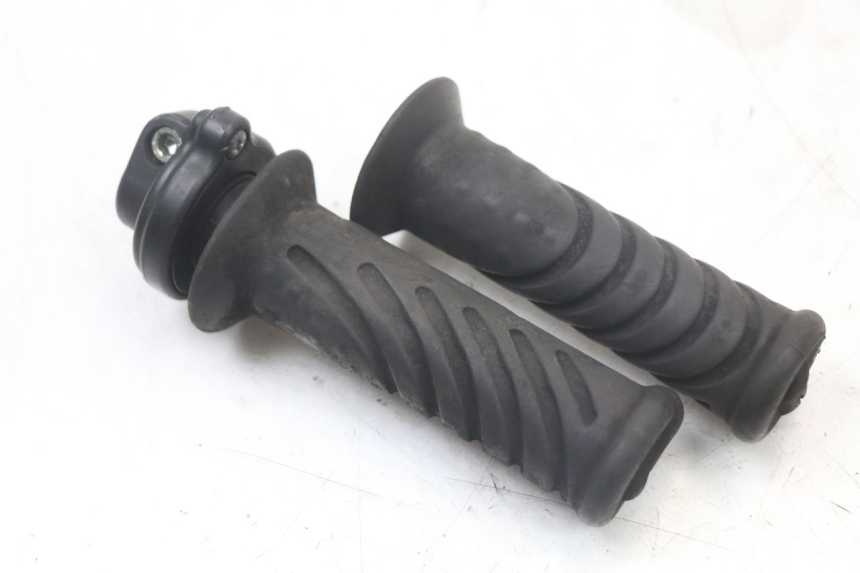 photo de THROTTLE GRIP GILERA RUNNER LC 50 (1997 - 1998)