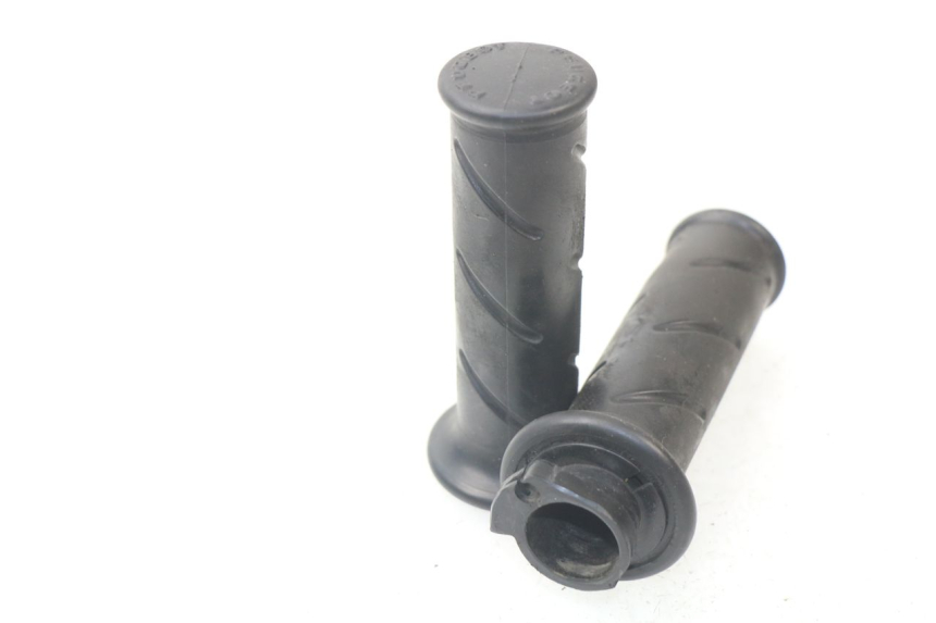 photo de THROTTLE GRIP PEUGEOT KISBEE 2T 50 (2010 - 2017)