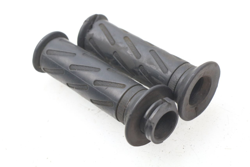 photo de THROTTLE GRIP PEUGEOT KISBEE 2T 50 (2018 - 2022)