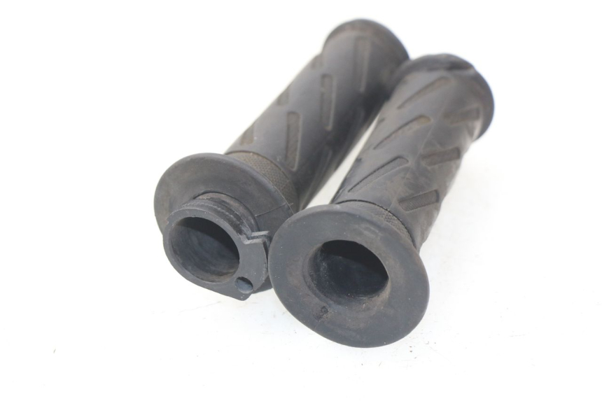 photo de THROTTLE GRIP PEUGEOT KISBEE 2T 50 (2018 - 2022)