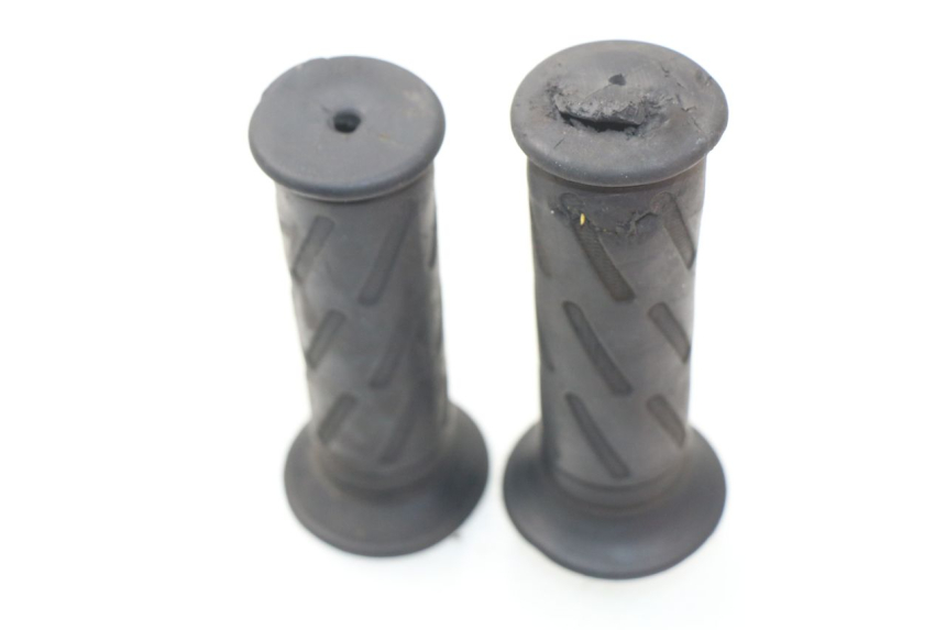 photo de THROTTLE GRIP PEUGEOT KISBEE 2T 50 (2018 - 2022)