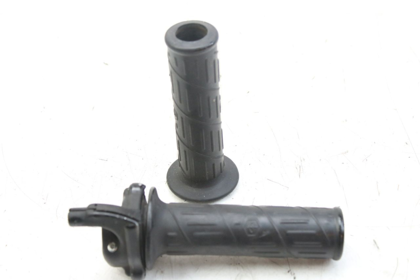 photo de THROTTLE GRIP PIAGGIO LIBERTY 4T 50 (2004 - 2008)