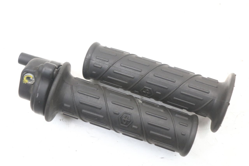 photo de THROTTLE GRIP PIAGGIO LIBERTY 4T 50 (2004 - 2008)