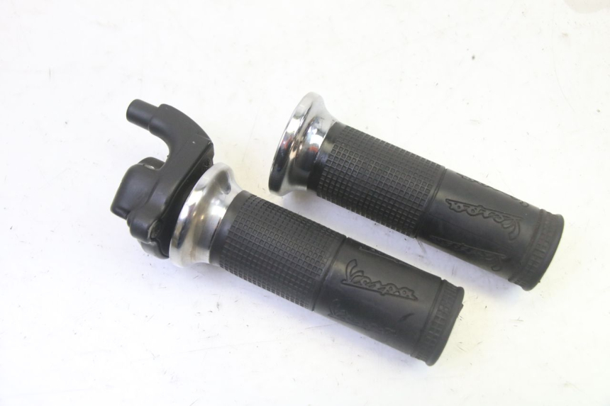photo de THROTTLE GRIP PIAGGIO LXV 4T 50 (2009 - 2013)