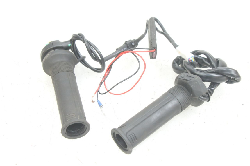 photo de THROTTLE GRIP PIAGGIO MEDLEY 125 (2016 - 2023)