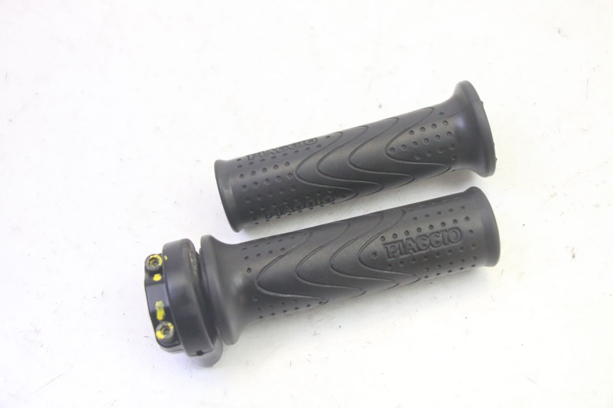 photo de THROTTLE GRIP PIAGGIO MP3 HPE 350 (2018 - 2020) - Main view