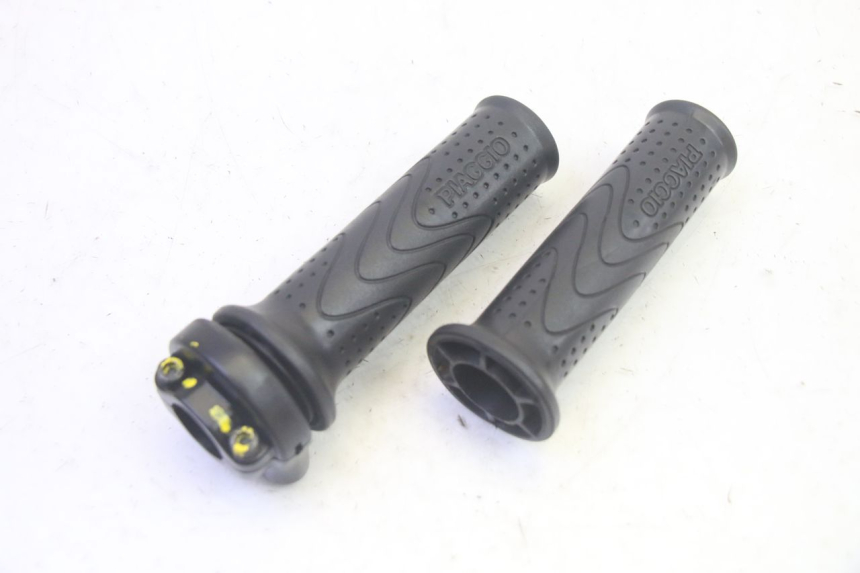 photo de THROTTLE GRIP PIAGGIO MP3 HPE 350 (2018 - 2020) - Component detail