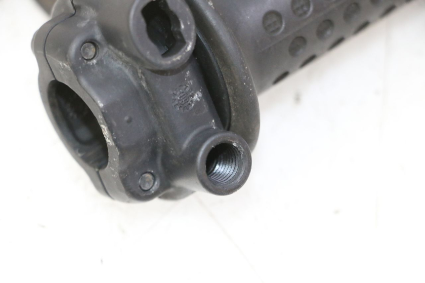 photo de THROTTLE GRIP PIAGGIO MP3 RL 250 (2007 - 2010)