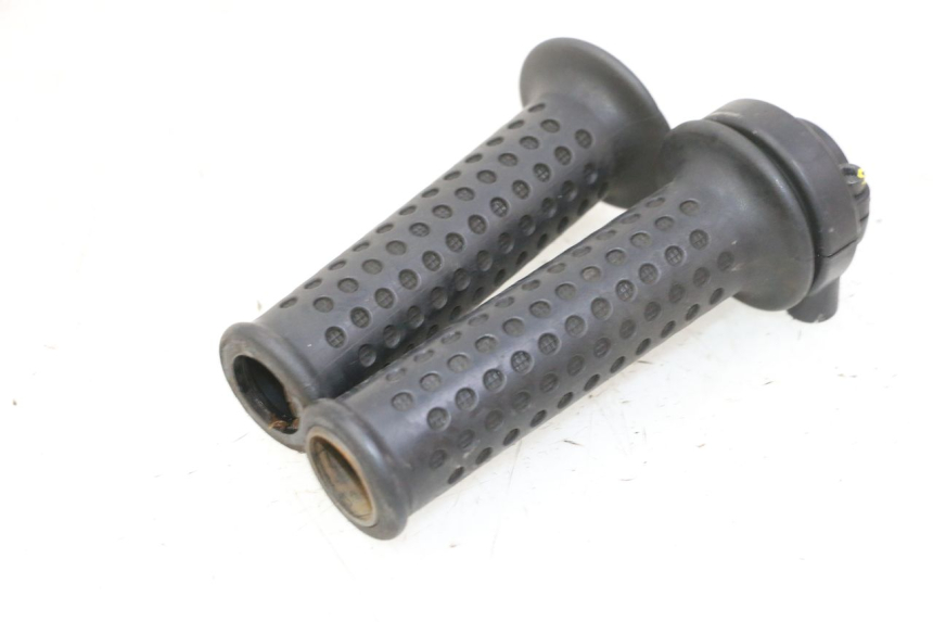 photo de THROTTLE GRIP PIAGGIO MP3 RL 250 (2007 - 2010)
