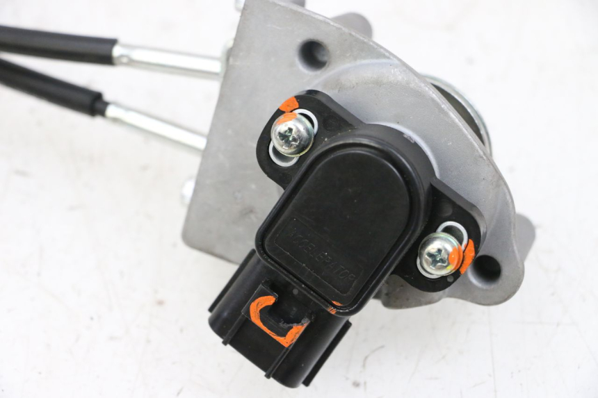 photo de THROTTLE GRIP YAMAHA NEO'S CORE 1 (2022 - 2026) - Supplementary product photo