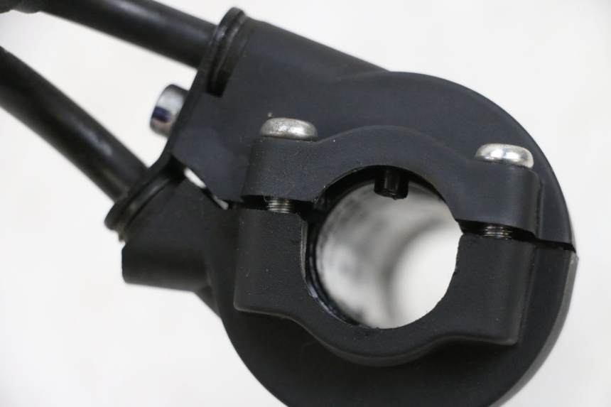 photo de THROTTLE GRIP YAMAHA NEO'S CORE 1 (2022 - 2026) - Surface and material condition