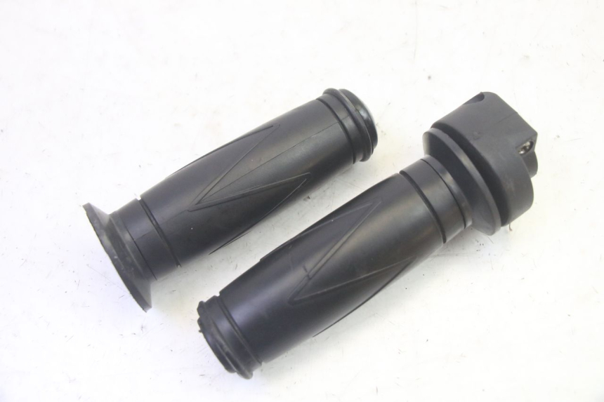 photo de THROTTLE GRIP JM MOTORS OLDIES GT 4T 50 (2018 - 2025) - Technical close-up