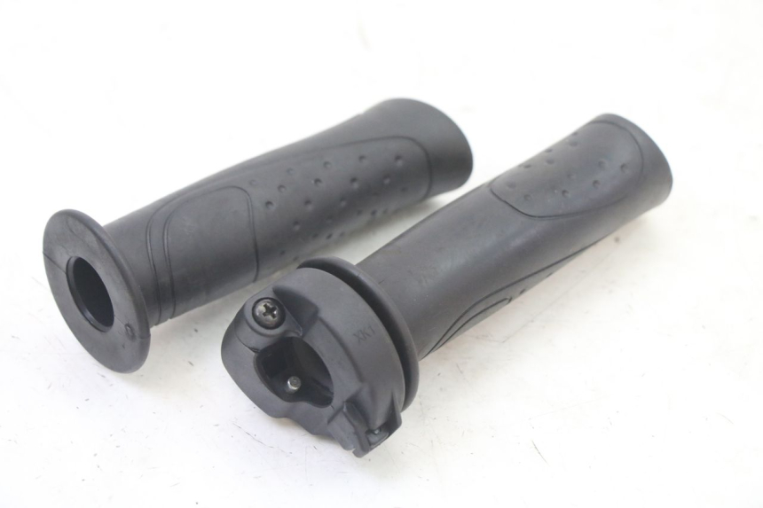 photo de THROTTLE GRIP SYM ORBIT III 3 4T 50 (2021 - 2025)
