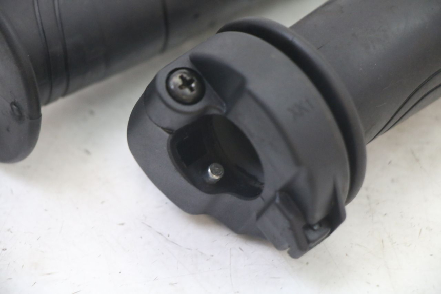 photo de THROTTLE GRIP SYM ORBIT III 3 4T 50 (2021 - 2025)