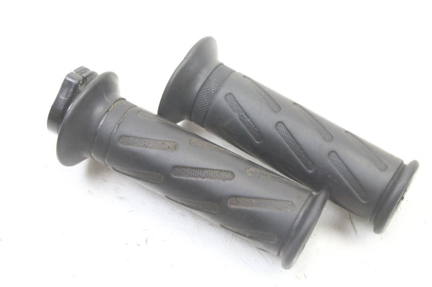 photo de THROTTLE GRIP PEUGEOT KISBEE 4T 50 (2018 - 2022)