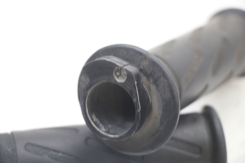 photo de THROTTLE GRIP PEUGEOT KISBEE 4T 50 (2018 - 2022)