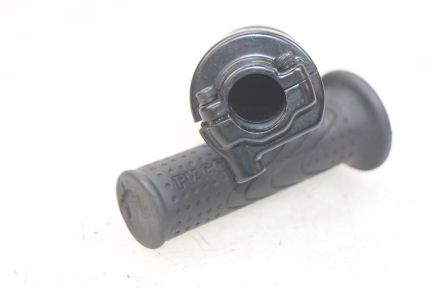 photo de THROTTLE GRIP PIAGGIO FLY 4T 50 (2013 - 2017)