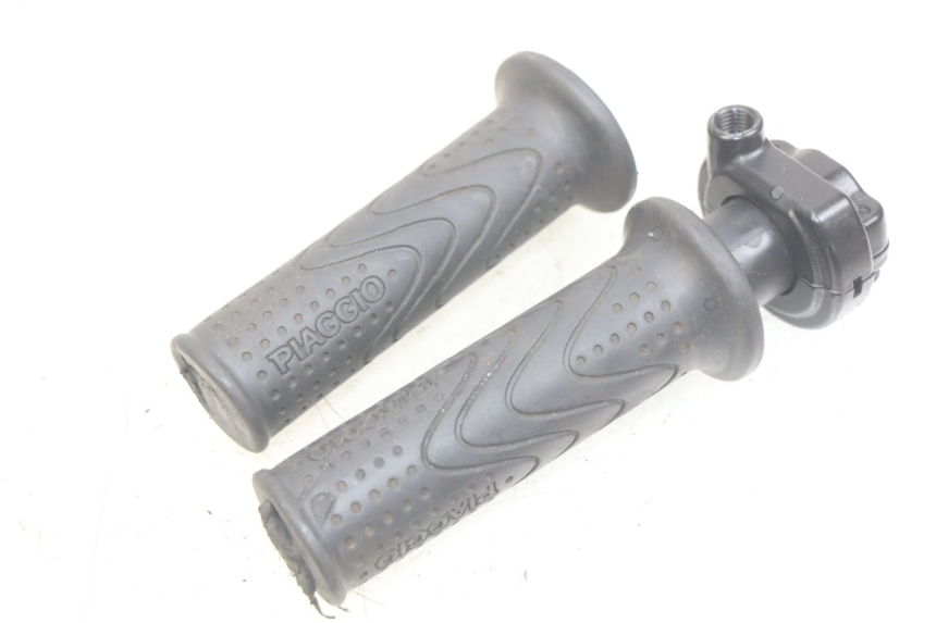 photo de THROTTLE GRIP PIAGGIO FLY 4T 50 (2013 - 2017)