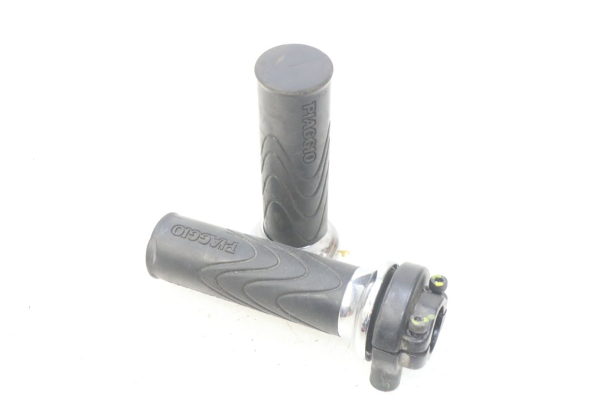 photo de THROTTLE GRIP PIAGGIO LIBERTY IGET 4T 50 (2015 - 2020)