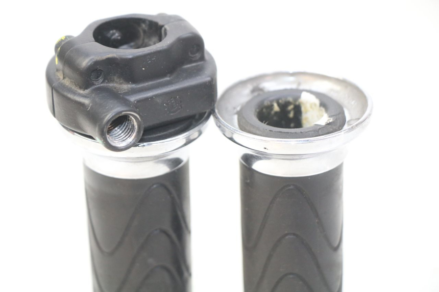photo de THROTTLE GRIP PIAGGIO LIBERTY IGET 4T 50 (2015 - 2020)