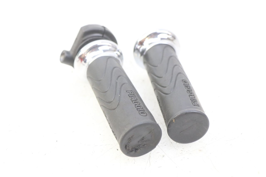 photo de THROTTLE GRIP PIAGGIO LIBERTY IGET 4T 50 (2015 - 2020)