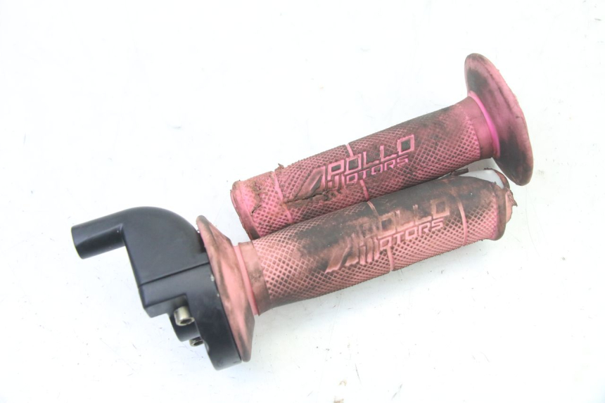 photo de THROTTLE GRIP APOLLO RFZ 150