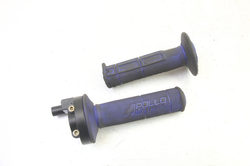photo de THROTTLE GRIP APOLLO RFZ 125