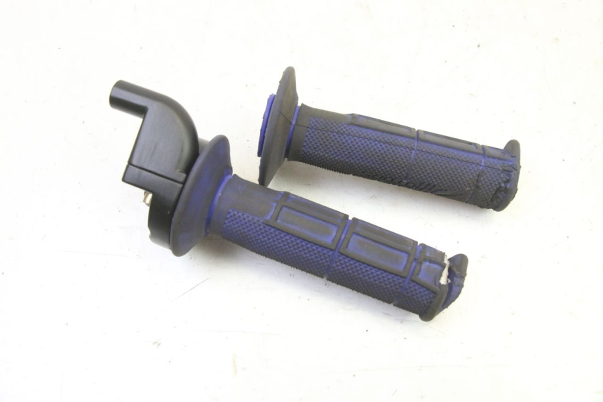 photo de THROTTLE GRIP APOLLO RFZ 125