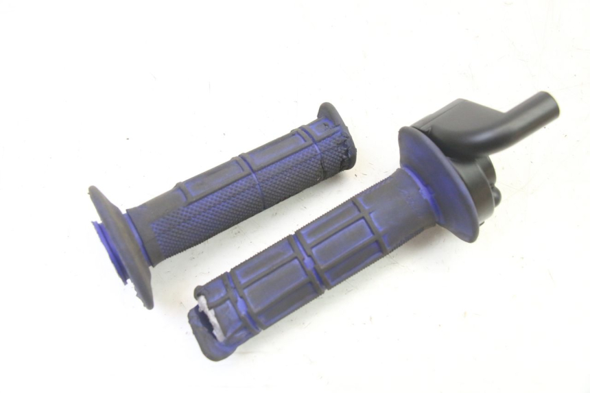 photo de THROTTLE GRIP APOLLO RFZ 125