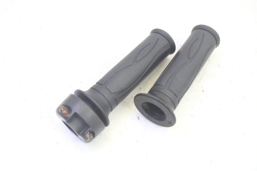 photo de THROTTLE GRIP JM MOTORS SANTANA EVO 50 (2024 - 2026) - Component detail