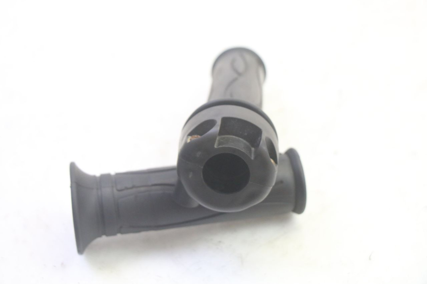 photo de THROTTLE GRIP JM MOTORS SANTANA EVO 50 (2024 - 2026) - Zoom on usage condition