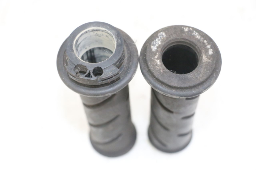 photo de THROTTLE GRIP PEUGEOT SATELIS 125 (2013 - 2018)