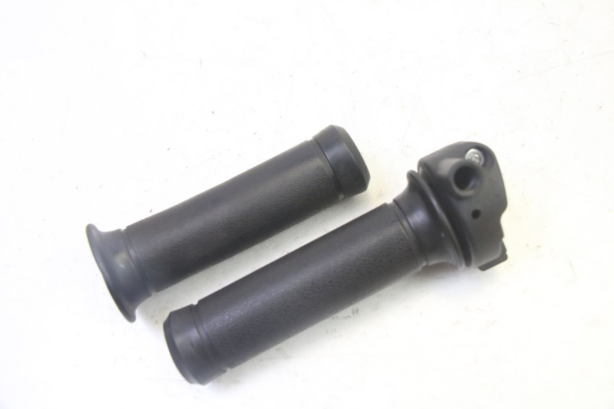 photo de THROTTLE GRIP PEUGEOT TWEET PRO CARGO 50 (2018 - 2020)