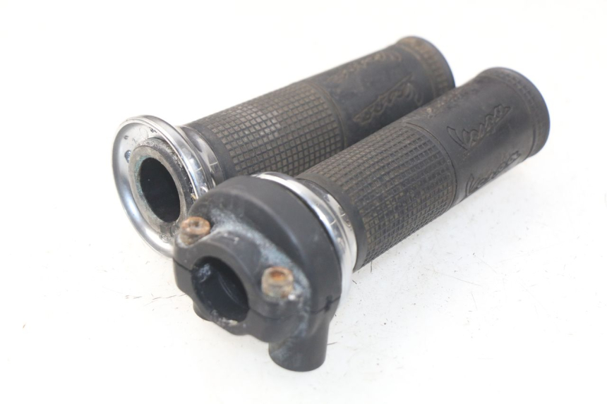 photo de THROTTLE GRIP PIAGGIO VESPA LX IE 125 (2010 - 2012)