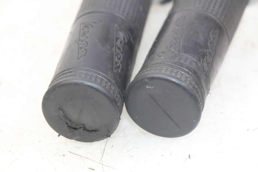 photo de THROTTLE GRIP PIAGGIO VESPA LXV 125 (2006 - 2009)