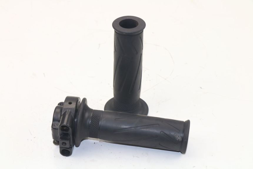 photo de THROTTLE GRIP YAMAHA XMAX X-MAX 125 (2006 - 2009)