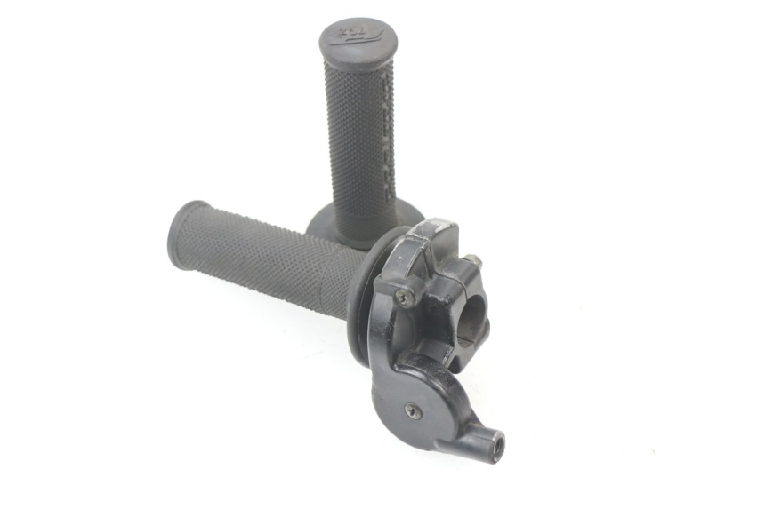 photo de THROTTLE GRIP YAMAHA YZ 125 (1998 - 2005)