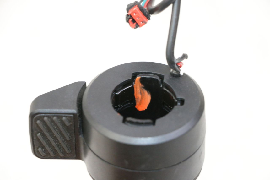 photo de THROTTLE GRIP SEGWAY NINEBOT ZT3 PRO 1