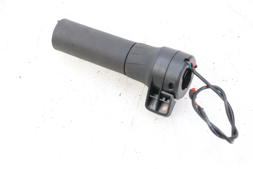 photo de THROTTLE GRIP SEGWAY NINEBOT ZT3 PRO 1