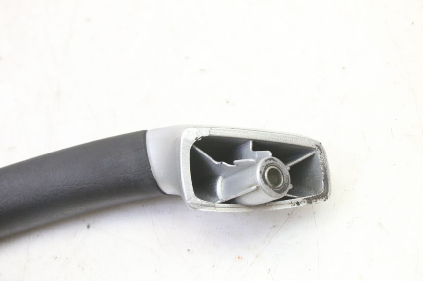 photo de RIGHT REAR HANDLEBAR PIAGGIO MP3 RL 250 (2007 - 2010)