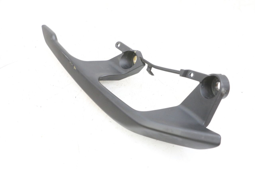 photo de RIGHT GRAB RAIL  YAMAHA TRICITY 300 (2020 - 2024) - Surface and material condition