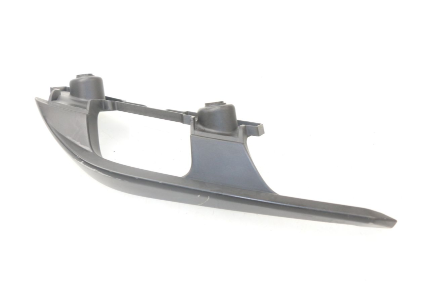 photo de RIGHT GRAB RAIL  YAMAHA XMAX X-MAX ABS 125 (2014 - 2016) - Zoom on usage condition