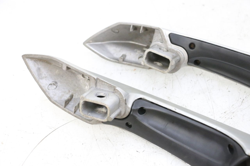 photo de GRAB RAIL JM MOTORS GTS 125 (2015 - 2019) - Alternative perspective