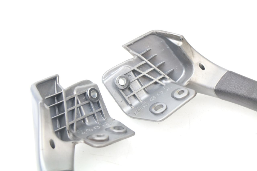 photo de REAR HANDLEBARS PIAGGIO MP3 125 (2006 - 2014)