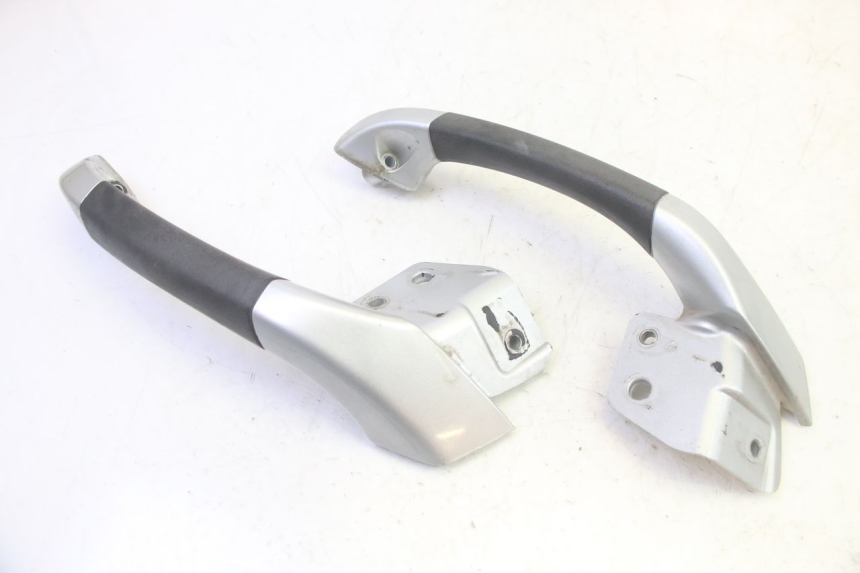 photo de GRAB RAIL PIAGGIO MP3 RL 250 (2007 - 2010) - Alternative perspective